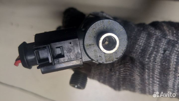 Форсунка топливная Skoda Yeti, 2013