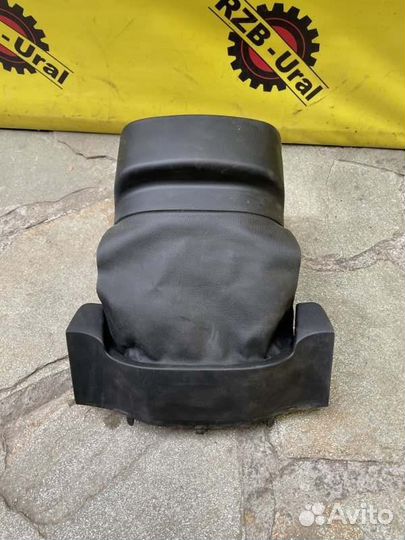 Кожух рулевой колонки левый Ford Focus 3 хэтчбек