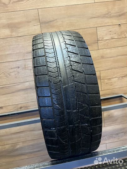 Bridgestone Blizzak VRX 235/45 R18