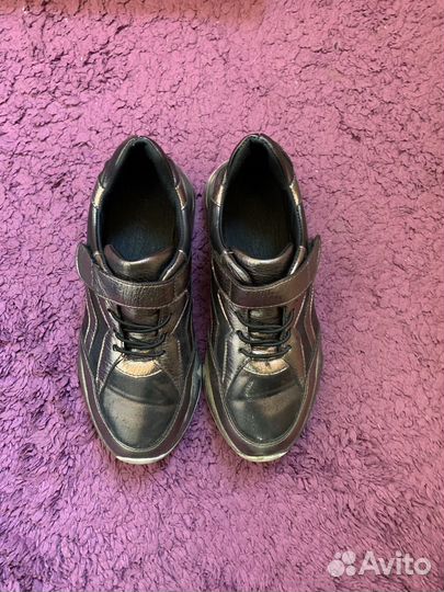 Кроссовки для девочки