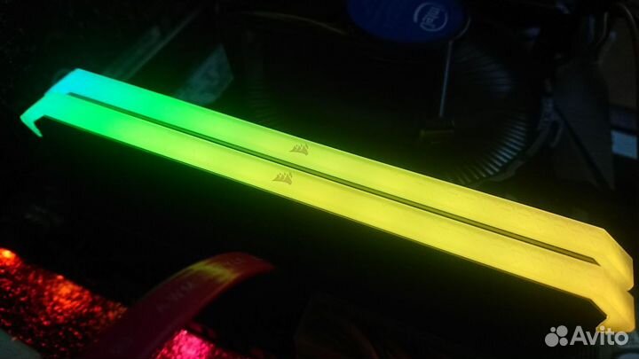 32Gb DDR4-3200 Corsair Vengeance RGB RT