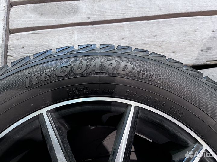 Yokohama Ice Guard IG30 215/60 R16 95Q