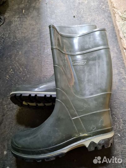 Резиновые сапоги