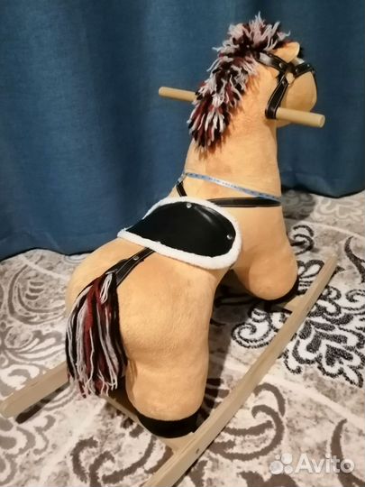 Детская качалка лошадь