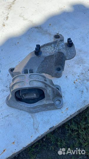 Опора двигателя Renault Duster