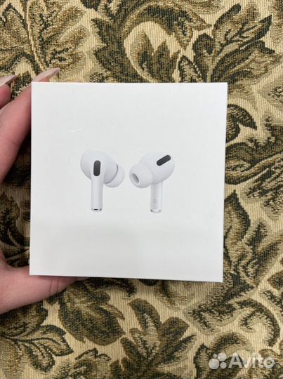 Оригинальный кейс от наушников AirPods Pro