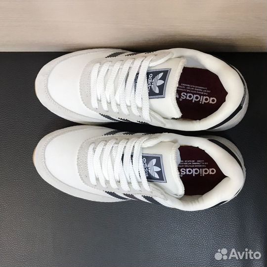 Кроссовки Adidas Iniki белые женские