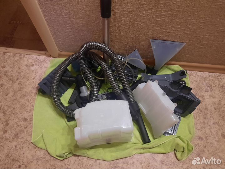 Моющий пылесос Bosch Serie 4 BWD41720