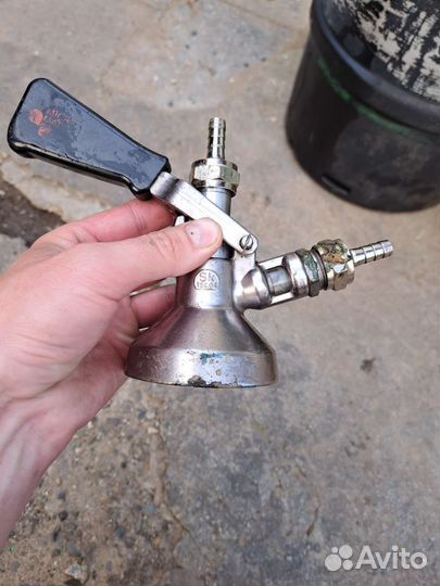 Пивные кеги 50 л б/у, и 2заборные головы,1 типа G