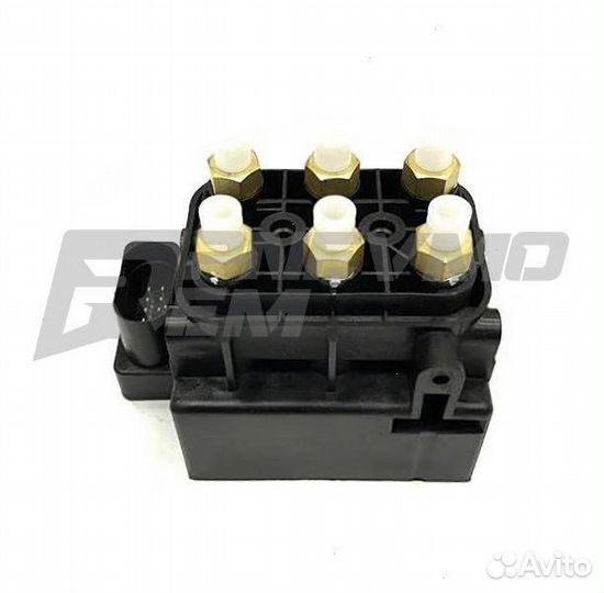 Блок клапанов пневмоподвески Porsche Cayenne