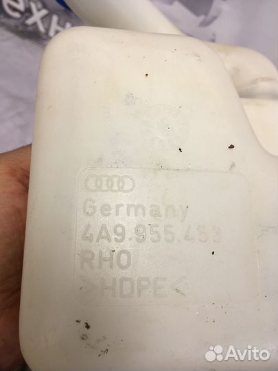 Бачок омывателей Audi A6 C4