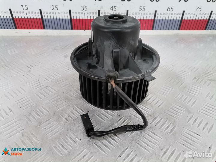 Моторчик печки Volkswagen Passat B3 1994 357819021