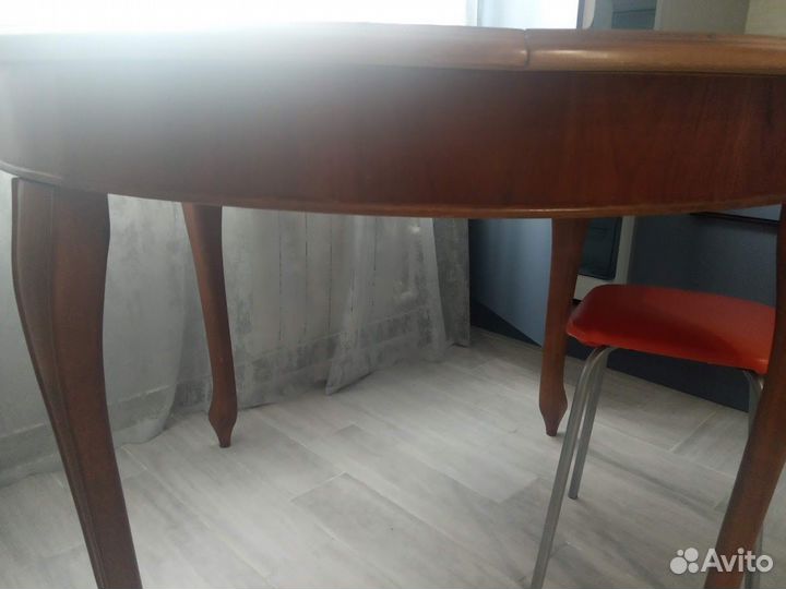 Стол кухонный круглый