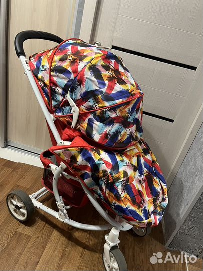 Прогулочная коляска