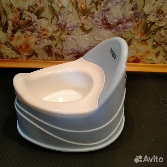 Детский горшок в виде унитаза