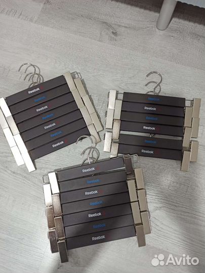 Вешалки для брюк Reebok