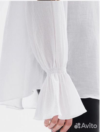 Блуза белая с воланами хs (хлопок )