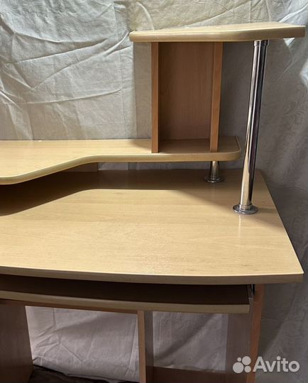 Компьютерный стол