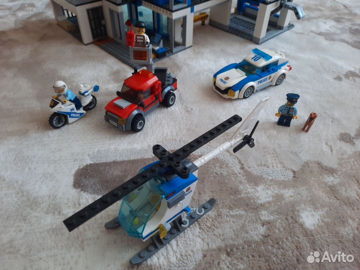 Lego City полицейский участок оригинал