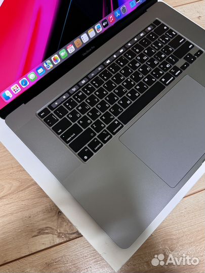 Кастомный, 2021, MacBook PRO 16 с 32GB и 1TB SSD