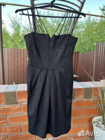 Маленькое черное платье