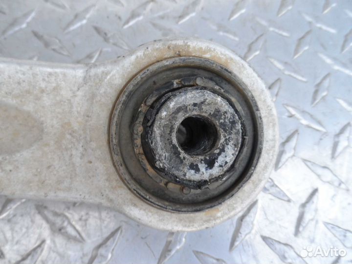 Рычаг передний правый нижний Audi A8 D3