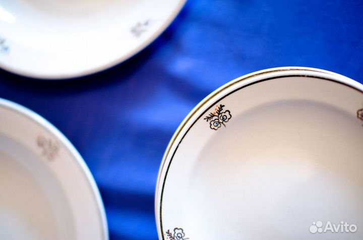 Тарелки 8шт. красивые. с позолотой Артёмовского фа