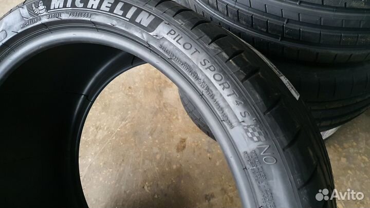 Michelin Pilot Sport 4 S 295/30 R20 101Y