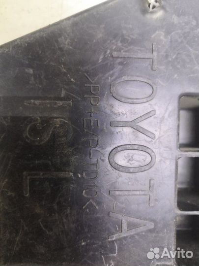 Кронштейн передний левый Lexus Is250