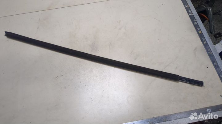 Молдинг стекла Infiniti Q50, 2015