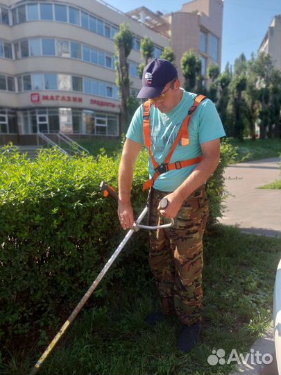 Покос травы триммером