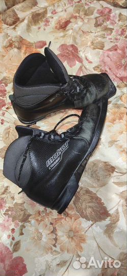 Лыжные ботинки р. 37 натур. кожа