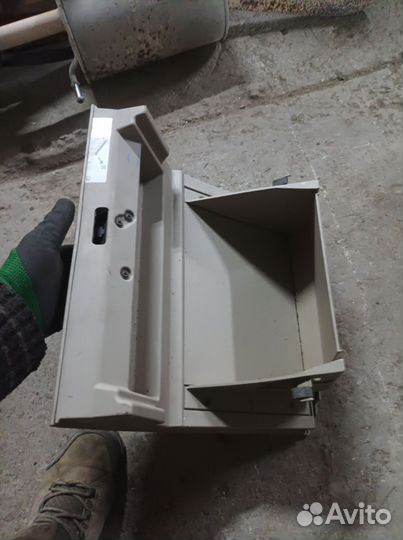 Бардачок Dodge Caliber