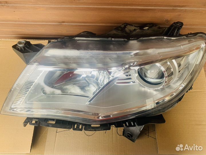 Фара geely atlas