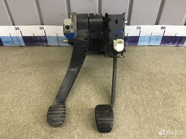 Педаль тормоза Renault Duster I 2012-2021