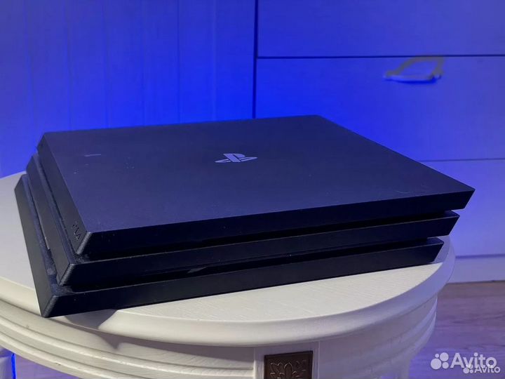 Sony playstation 4 pro 1tb + 2 геймпада + games