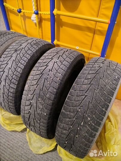 Hankook Winter I'Cept IZ2 215/65 R16 102