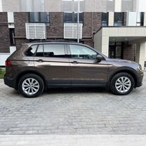 Volkswagen Tiguan 1.4 MT, 2018, 26 629 км, с пробегом, цена 2 430 000 руб.