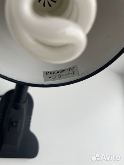 Настольная лампа