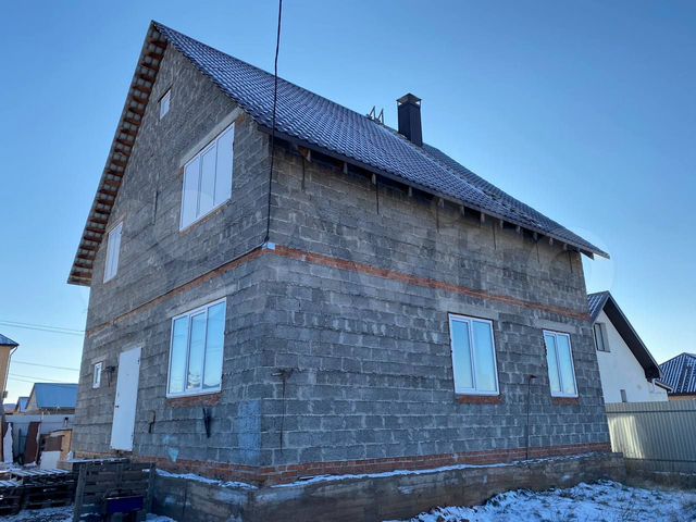 Дом 180 м² на участке 6 сот.