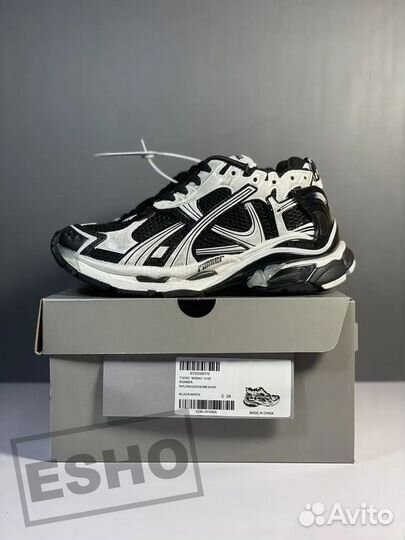 Кроссовки Balenciaga Runner