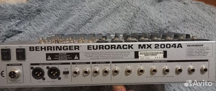 Микшерный пульт behringer