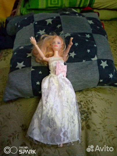 Барби в свадебном платье