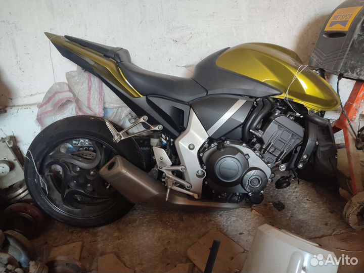 На запчасти или по запчастям Honda cb1000r