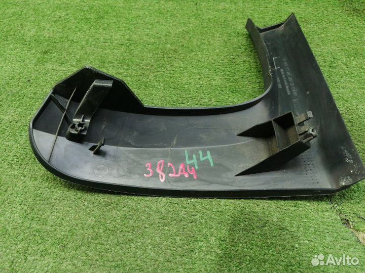 Накладка (кузов внутри) правая Skoda Octavia A7
