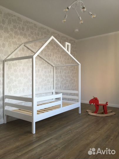 Кровать-домик