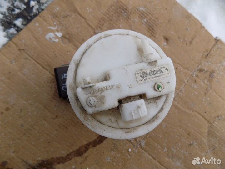 Насос топливный электрический Sandero 2014