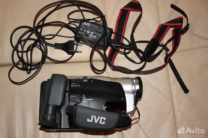 Видеокамера JVC кассетная