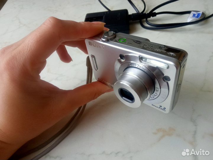 Компактный фотоаппарат sony cyber shot