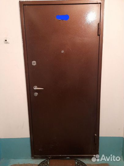 Дверь входная металлическая правая бу